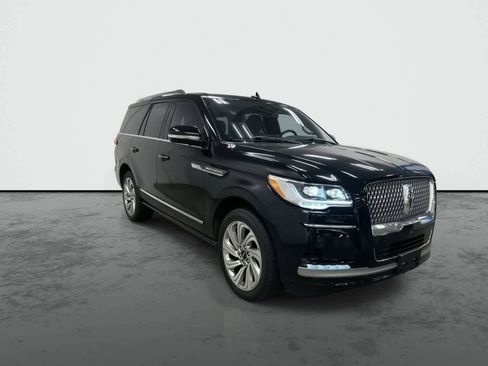 Used 2024 Lincoln Navigator Reserve AWD/4WD image 6
