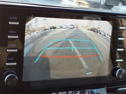 Used 2024 Toyota Sienna XLE image 18