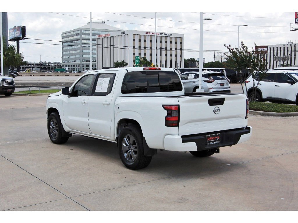 Certified 2025 Nissan Frontier SV w/ SV Convenience Package RWD image 3