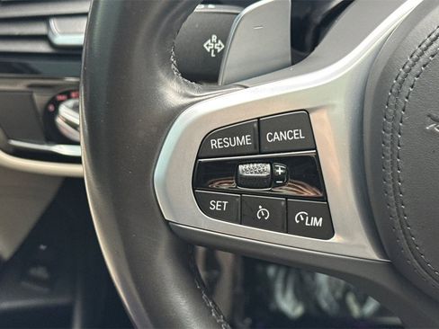 Used 2022 BMW M550i xDrive w/ Executive Package image 29