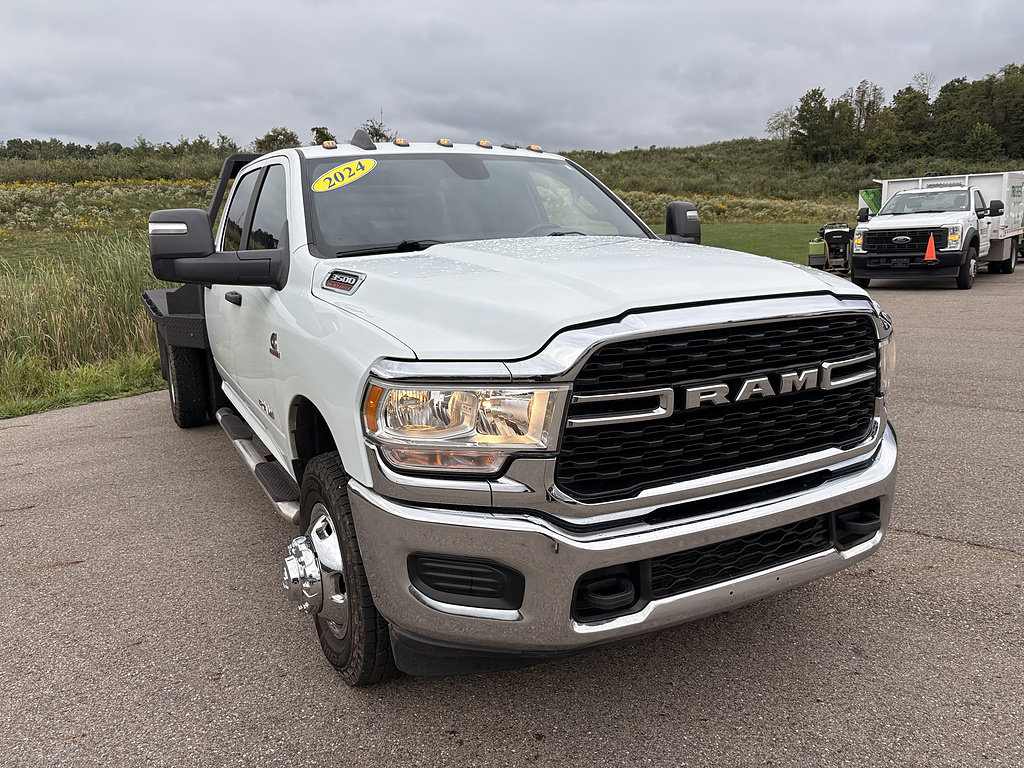 Used 2024 RAM 3500 SLT w/ Quick Order Package 2YG SLT AWD/4WD image 7