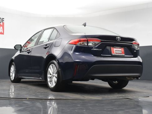 Used 2025 Toyota Corolla LE w/ LE Premium Package image 27