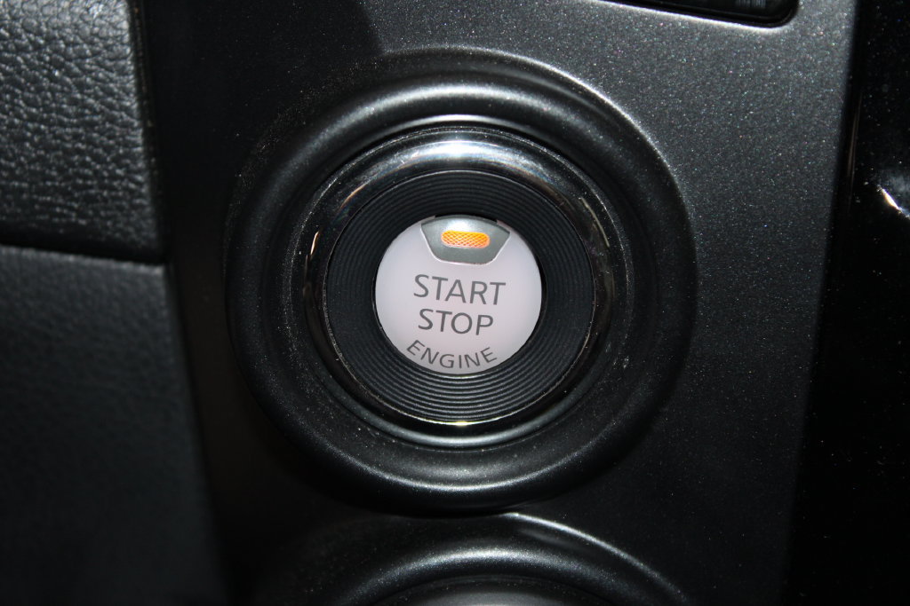 Used 2023 Nissan Titan PRO-4X w/ Pro-4x Convenience Package AWD/4WD image 31