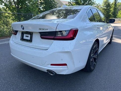 Used 2025 BMW 330i xDrive Sedan w/ Premium Package AWD/4WD image 5