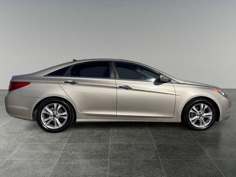 Used 2012 Hyundai Sonata Limited w/ Navigation Pkg FWD image 8