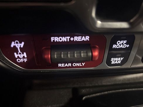 Used 2022 Jeep Wrangler Unlimited Rubicon w/ Steel Bumper Group AWD/4WD image 17