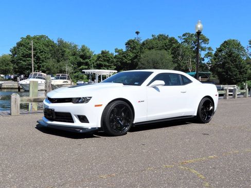 Used 2015 Chevrolet Camaro Z/28 RWD image 4