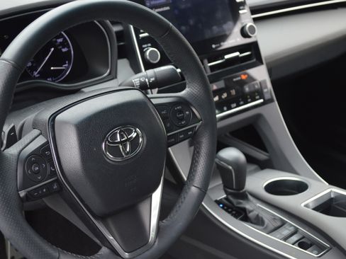 Used 2019 Toyota Avalon Touring w/ Advanced Safety Package FWD image 28