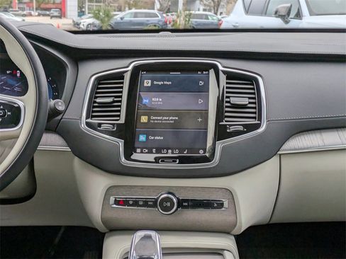 Certified 2025 Volvo XC90 B6 Ultra w/ Lounge Package image 22