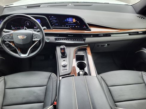 Certified 2024 Cadillac Escalade Premium Luxury w/ Performance Package image 24