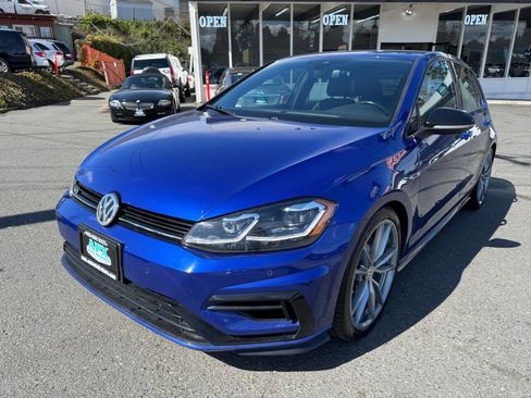 Used 2018 Volkswagen Golf R 4-Door image 1