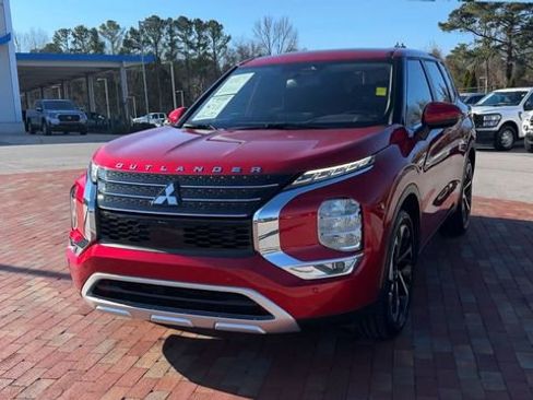 Used 2023 Mitsubishi Outlander SE image 6