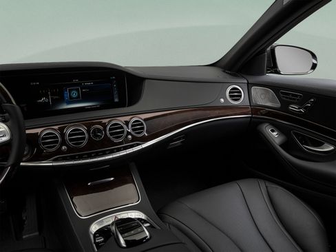 Used 2019 Mercedes-Benz S 560 Sedan image 46