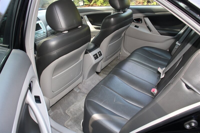 Used 2009 Toyota Camry Hybrid w/ Upgrade Pkg w/ Navigation FWD image 15