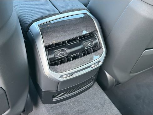 New 2026 BMW i7 eDrive50 w/ Premium Package image 19