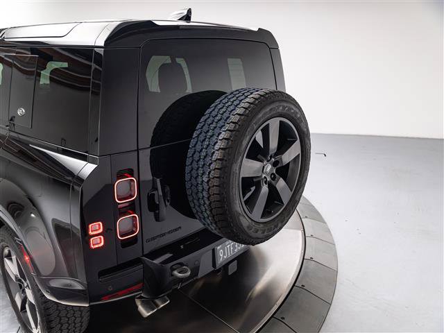 Used 2023 Land Rover Defender 110 V8 AWD/4WD image 36