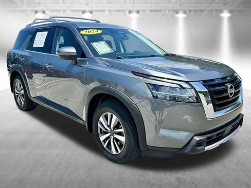 Certified 2024 Nissan Pathfinder SL AWD/4WD image 3