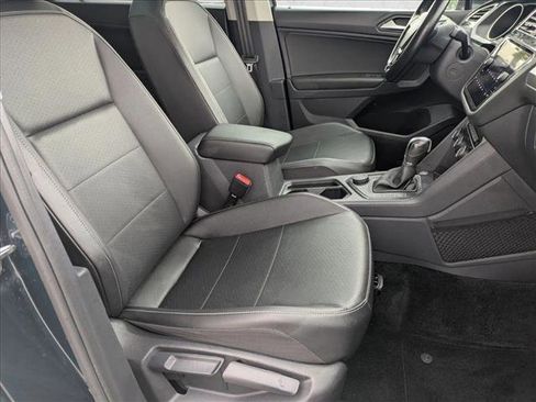 Used 2019 Volkswagen Tiguan SE w/ Panoramic Sunroof Package image 20
