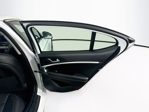 Used 2026 Genesis G70 2.5T RWD image 30