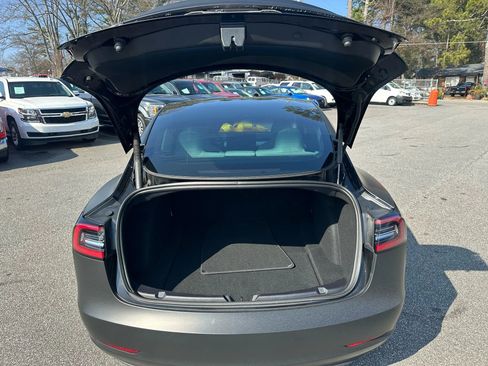 Used 2022 Tesla Model 3 Standard Range image 17