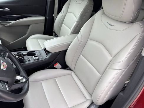 Certified 2023 Cadillac XT4 Luxury w/ Cold Weather Package image 14