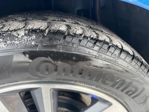 Certified 2023 Nissan Versa SV image 40