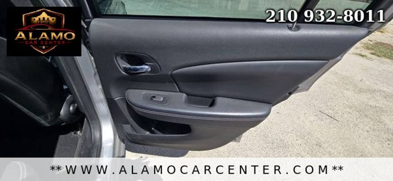 Used 2013 Chrysler 200 Limited FWD image 23