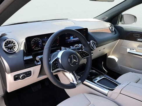 New 2026 Mercedes-Benz GLA 250 4MATIC image 17