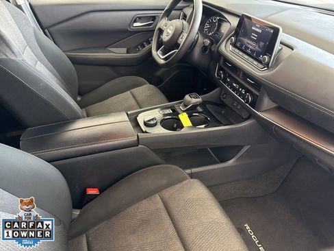 Used 2024 Nissan Rogue SV image 25