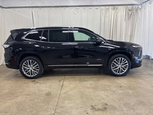 Used 2026 Buick Enclave Avenir w/ Super Cruise Package AWD/4WD image 2