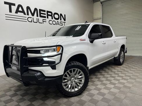 Used 2022 Chevrolet Silverado 1500 RST w/ Convenience Package II AWD/4WD image 2