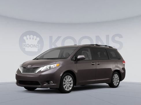 Used 2012 Toyota Sienna XLE image 1