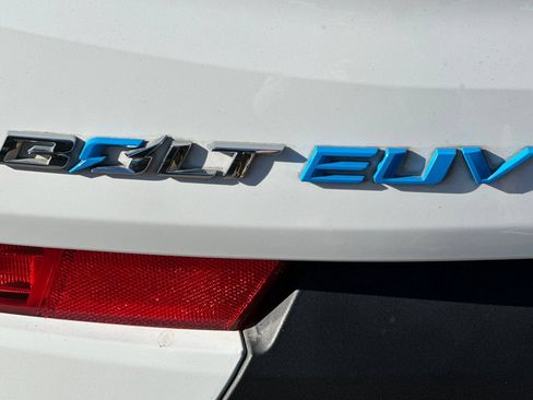 Used 2022 Chevrolet Bolt EUV LT w/ Convenience Package FWD image 51