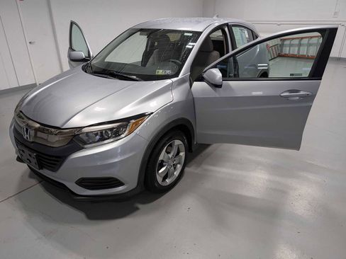 Used 2019 Honda HR-V LX image 11