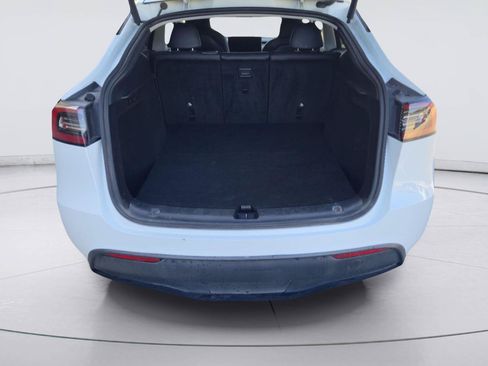 Used 2023 Tesla Model Y AWD image 23