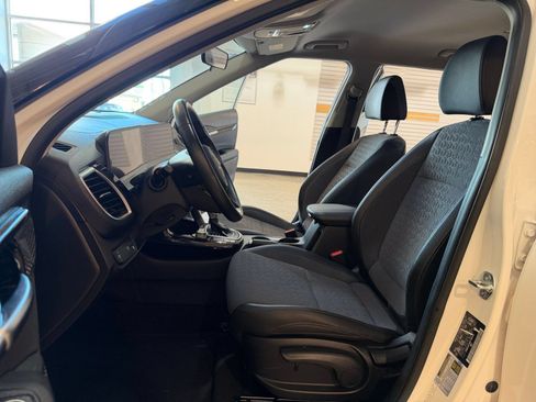 Used 2025 Kia Seltos S FWD image 28