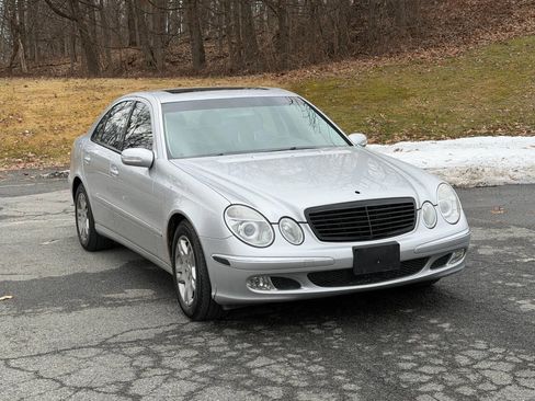 Used 2005 Mercedes-Benz E 320 4MATIC Sedan image 1