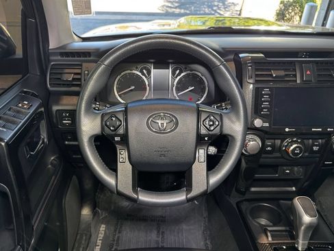 Used 2020 Toyota 4Runner TRD Off-Road Premium w/ Moonroof Package AWD/4WD image 17