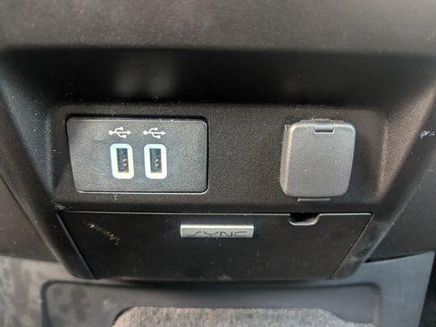 Used 2016 Ford F150 XLT w/ Equipment Group 302A Luxury AWD/4WD image 17