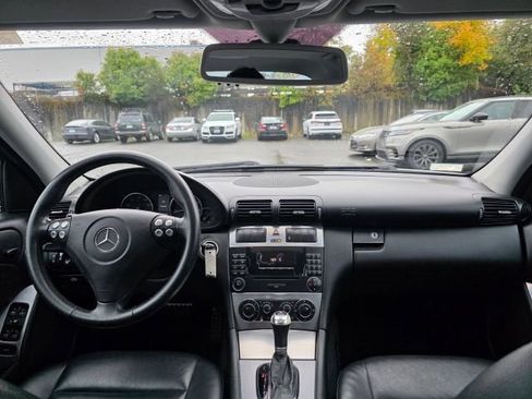 Used 2006 Mercedes-Benz C 230 Sedan image 10