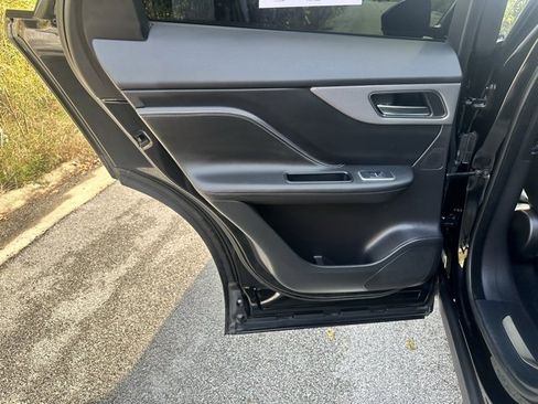 Used 2020 Jaguar F-PACE S image 15