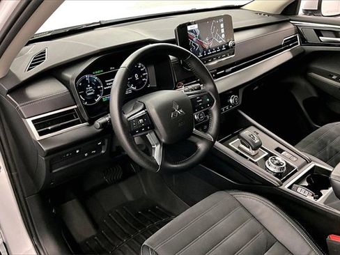 Used 2023 Mitsubishi Outlander Ralliart image 12