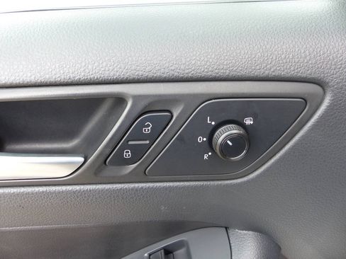Used 2015 Volkswagen Jetta Sport FWD image 21
