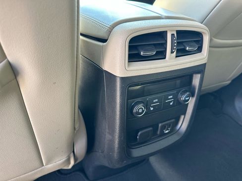 Used 2020 Buick Envision Premium image 29