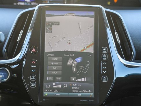 Used 2022 Toyota Prius Prime XLE image 14