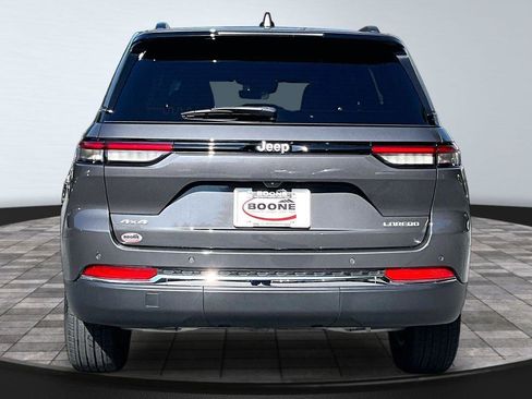 Certified 2025 Jeep Grand Cherokee Laredo X w/ Luxury Tech Group I AWD/4WD image 5