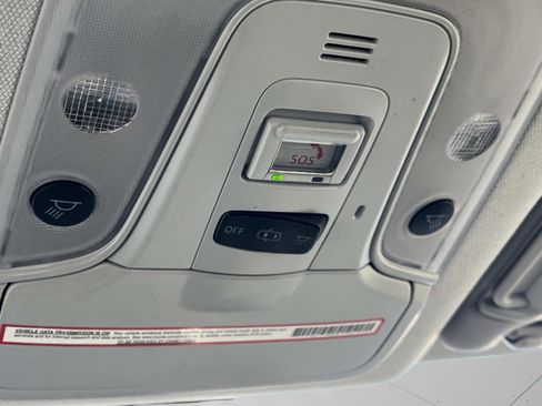 Used 2022 Toyota Prius L Eco image 36