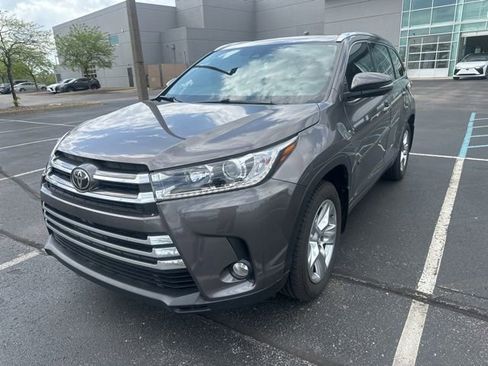 Used 2017 Toyota Highlander Limited w/ Protection Package #3 image 7
