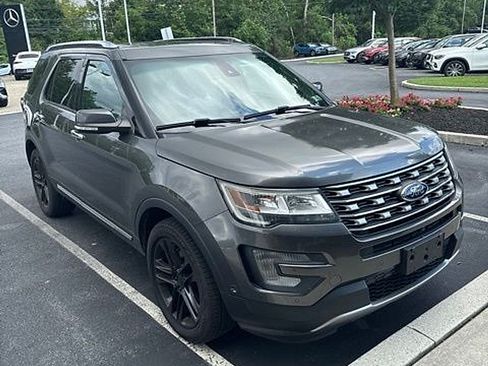 Used 2016 Ford Explorer Limited w/ Equipment Group 301A AWD/4WD image 3