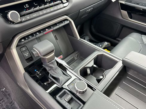 New 2026 Toyota Tundra Limited AWD/4WD image 17